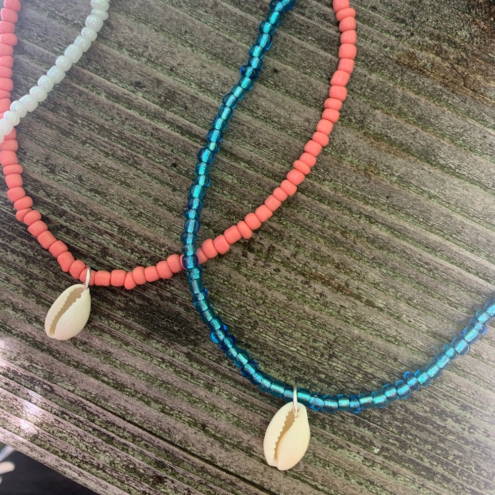 single shell necklace - Picture 3 of 4